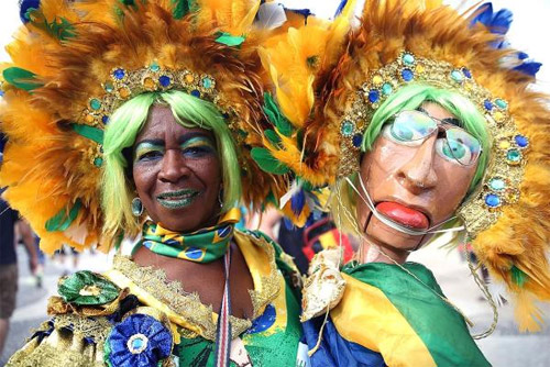 Phái đẹp Brazil khóc tức tưởi khi đội nhà thua thảm - 13