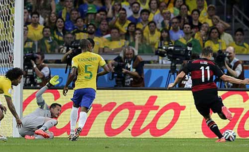 Hành trình đưa Klose thành "vua dội bom" - 6