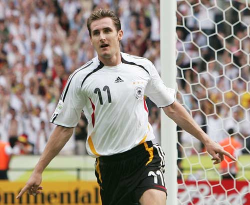 Hành trình đưa Klose thành "vua dội bom" - 9