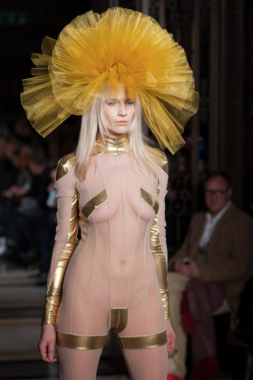 1001 kiểu trang phục không ai dám mặc - 10