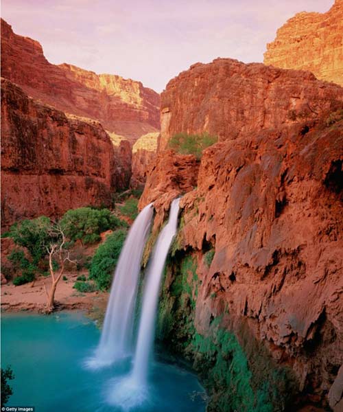Thác nước đẹp như tranh vẽ ở hẻm núi Grand Canyon - 1