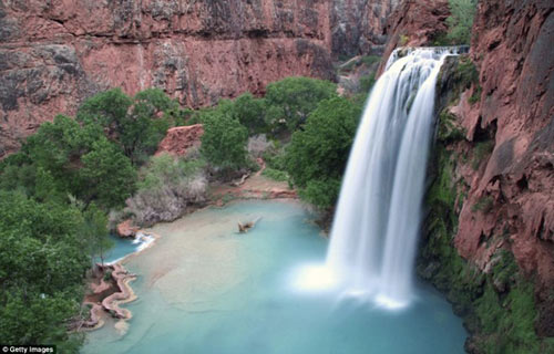 Thác nước đẹp như tranh vẽ ở hẻm núi Grand Canyon - 3