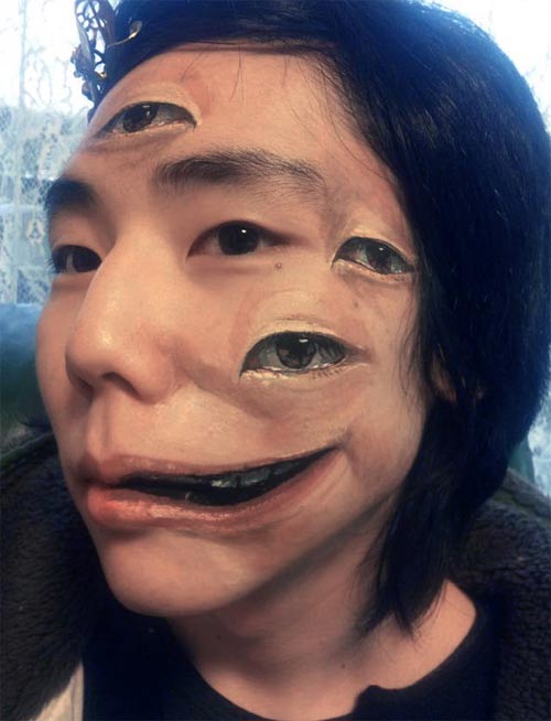 Những người thích biến mình thành dị nhân - 13