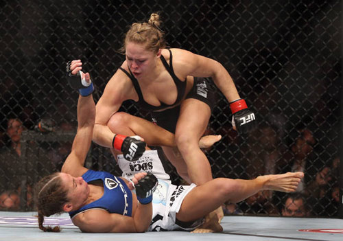 UFC: “Chân dài” Rousey hủy kế hoạch thượng đài vì gãy tay - 1
