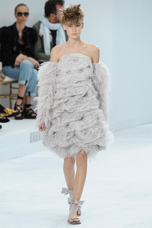 Chanel gây ấn tượng mạnh với cô dâu có bầu - 19