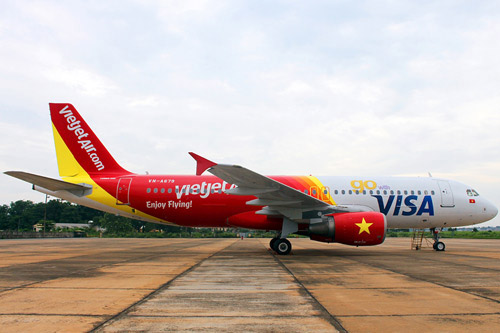 Hàng loạt người bị đình chỉ vụ VietJet Air "nhầm đường" - 1