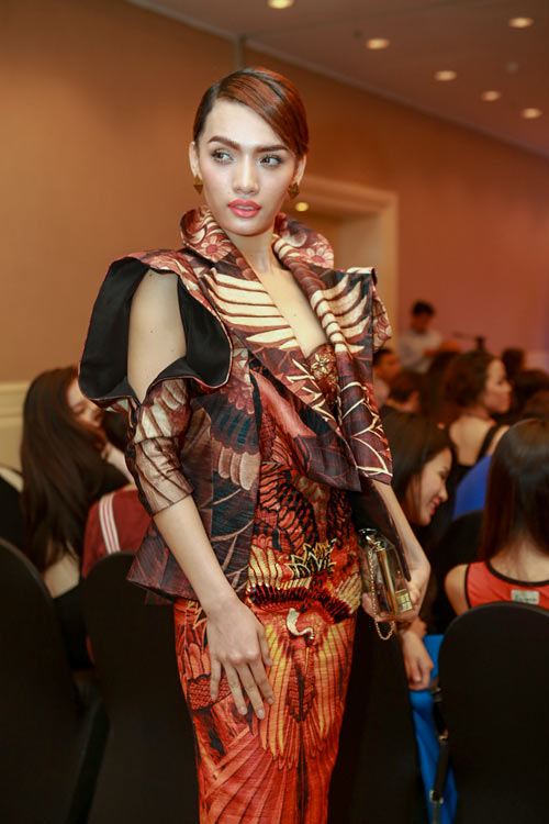 Hoàng Yến dẫn "gà" tới Elite Model Look - 4