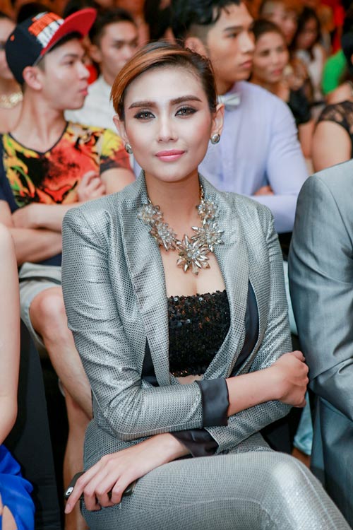 Hoàng Yến dẫn "gà" tới Elite Model Look - 2