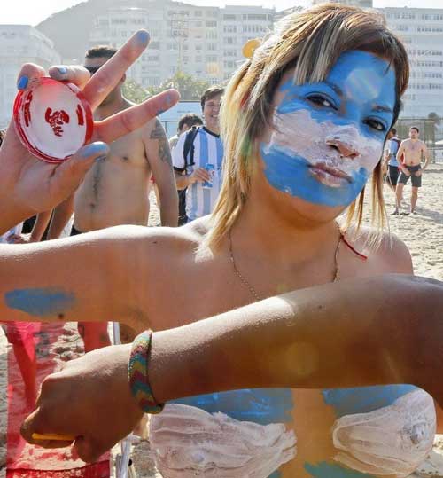 Dàn fan nữ xinh đẹp của tứ đại gia World Cup 2014 - 4