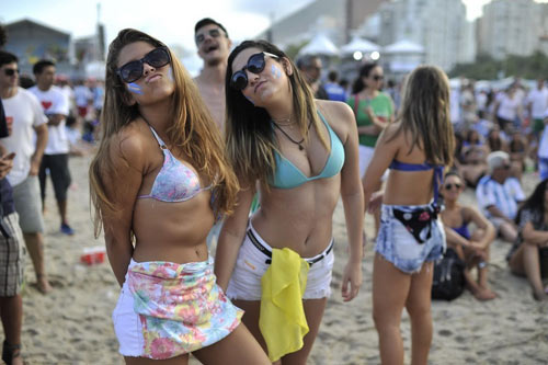 Dàn fan nữ xinh đẹp của tứ đại gia World Cup 2014 - 6