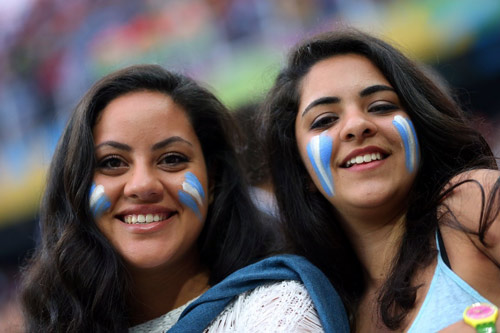 Dàn fan nữ xinh đẹp của tứ đại gia World Cup 2014 - 3