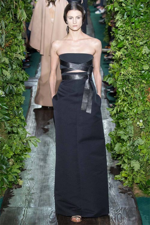 Một Valentino chưa bao giờ lạ đến thế! - 5