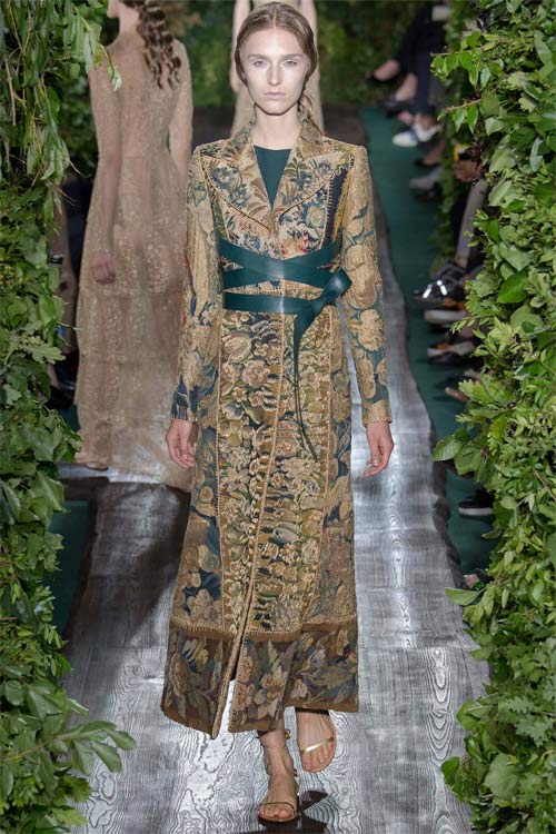 Một Valentino chưa bao giờ lạ đến thế! - 8