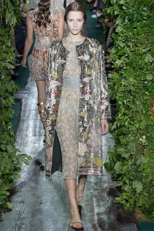 Một Valentino chưa bao giờ lạ đến thế! - 14