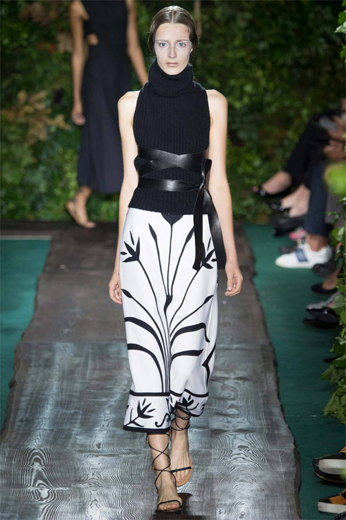 Một Valentino chưa bao giờ lạ đến thế! - 9