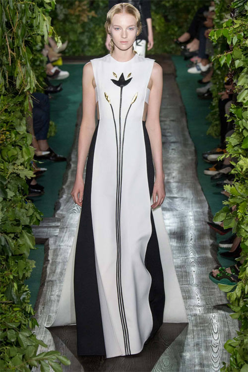 Một Valentino chưa bao giờ lạ đến thế! - 15