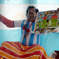 Pháp sư Ấn Độ lập đàn cầu cho Messi vô địch