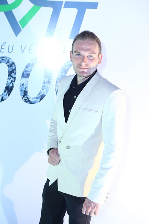 Trương Ngọc Ánh quyến rũ bên dàn mỹ nam - 5