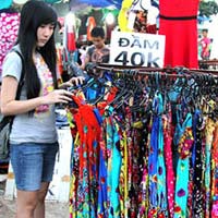 Thời trang công sở - Váy hoa 40 ngàn/chiếc ở chợ sinh viên Tp.HCM