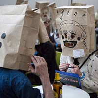 Phi thường - kỳ quặc - Kỳ lạ: Đội túi giấy đi hẹn hò