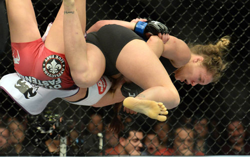UFC: “Người máy” và Holly Holm muốn hạ gục Rousey - 1