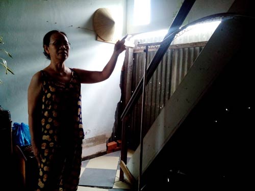 Khánh Hòa: Sợ sập nhà, dân nháo nhào "lánh nạn" - 5