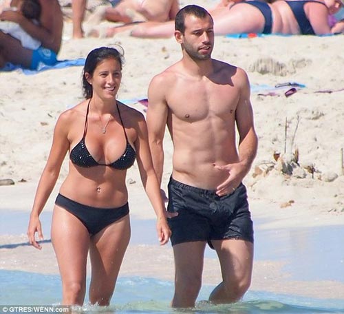 Đại chiến WAGs Đức - Argentina: Người đẹp Tango lép vế! - 2