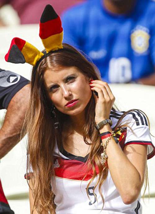 Đại chiến WAGs Đức - Argentina: Người đẹp Tango lép vế! - 8