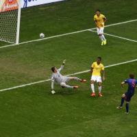 Bóng đá - Góc 3D: "Lốc da cam" cuốn bay Brazil