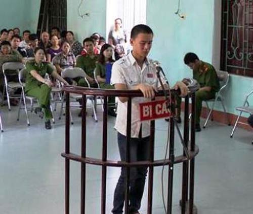 15 tháng tù cho đối tượng hành hung CSGT ở Thanh Hóa - 1