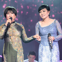 Ca nhạc - MTV - Phương Thanh bất ngờ nữ tính bên đàn chị Lệ Thu