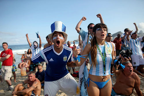 "Fan cuồng” Argentina “phát sốt” vì Messi ở Rio - 1