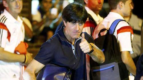 Bên lề Đức-Argentina: Fan nữ cuồng nhiệt trên khán đài - 8