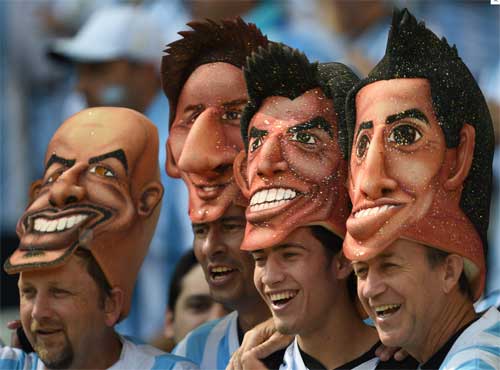 Bên lề Đức-Argentina: Fan nữ cuồng nhiệt trên khán đài - 13