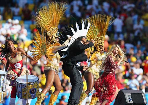 Bế mạc World Cup: Shakira lắc hông cực đỉnh - 3