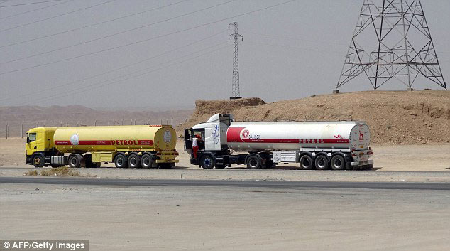 Iraq: Phiến quân kiếm 1 triệu USD/ngày từ bán dầu thô - 1