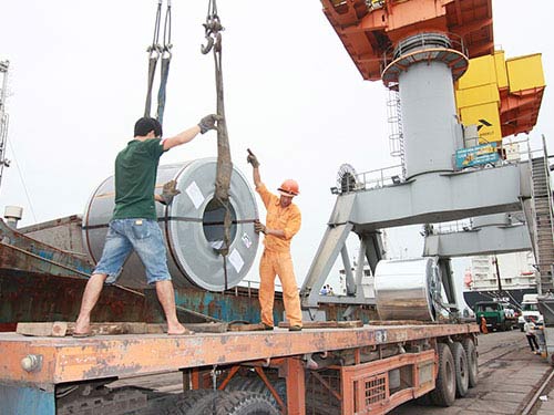 Hàng hóa “đắp chiếu” tại cảng Hải Phòng - 1