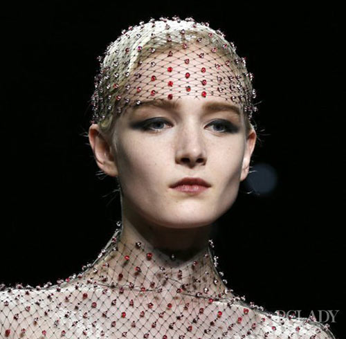 Tóc ấn tượng của thời trang cao cấp Paris - 8