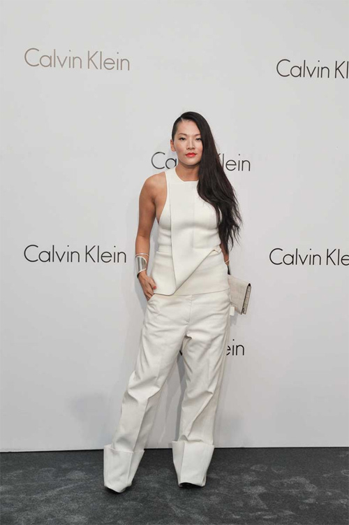 "Chất" như tín đồ cạo trọc nửa đầu Tina Leung - 10