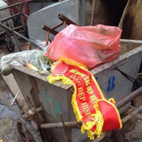 Cười 24h - Chuyện "Hot girl" và chuyện "Hót rác"