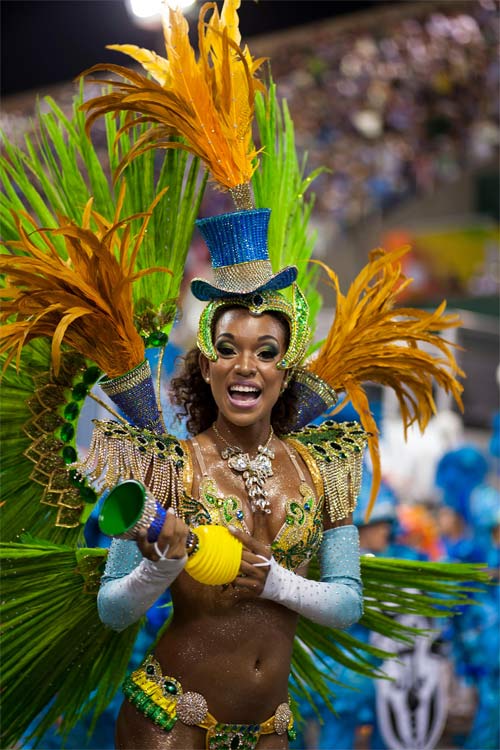 Ngây ngất với lễ hội của thời trang và da thịt - 8