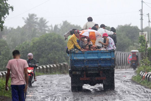 Philippines: Hơn 60.000 dân sơ tán tránh bão Rammasun - 1