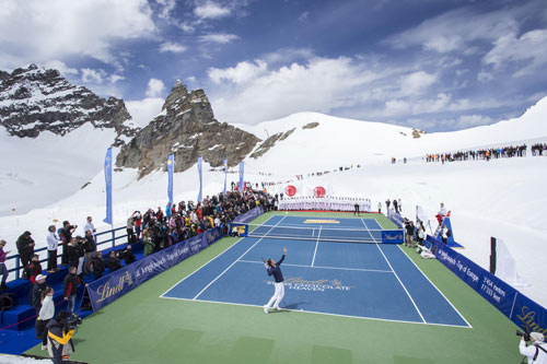 Federer & Lindsey Vonn đánh tennis trên dãy An-pơ - 1