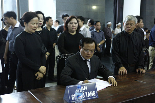 Gia đình các nhà văn tiễn biệt nhà văn Tô Hoài - 9