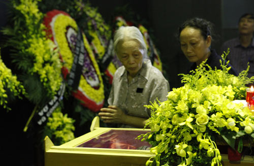 Gia đình các nhà văn tiễn biệt nhà văn Tô Hoài - 15