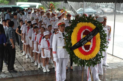 Gia đình các nhà văn tiễn biệt nhà văn Tô Hoài - 20