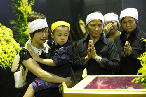 Gia đình các nhà văn tiễn biệt nhà văn Tô Hoài - 7