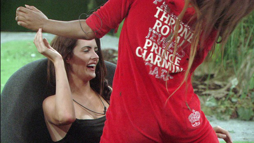 Vũ nữ thả rông gây sốc trên truyền hình Anh - 2