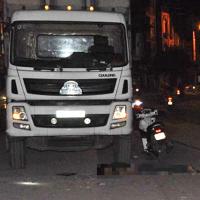 Pháp luật - Đâm bạn gái trọng thương, lao vào ô tô tự sát