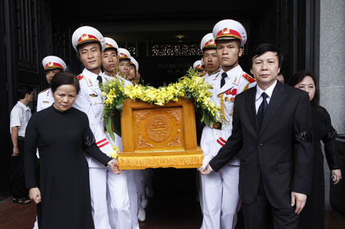 Gia đình các nhà văn tiễn biệt nhà văn Tô Hoài - 21